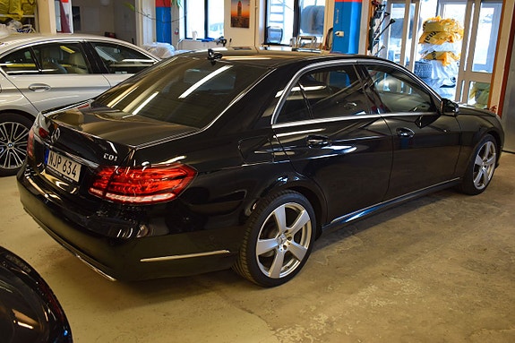 Mercedes-Benz E250 5 of 5