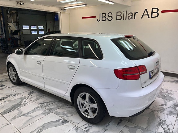 Audi A3 4 of 11