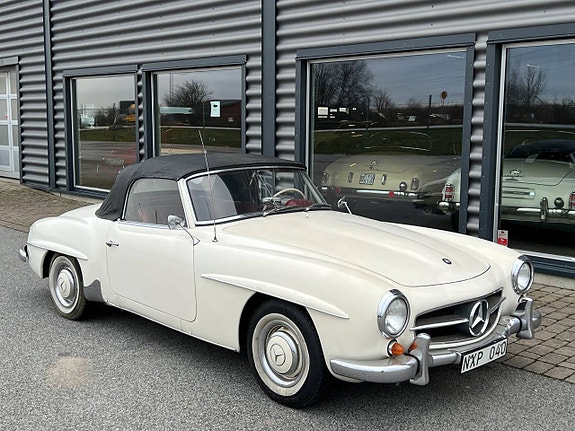Mercedes-Benz 190 SL 2 of 5
