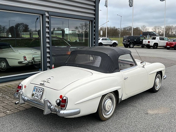 Mercedes-Benz 190 SL 4 of 5