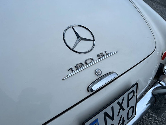 Mercedes-Benz 190 SL 10 of 12