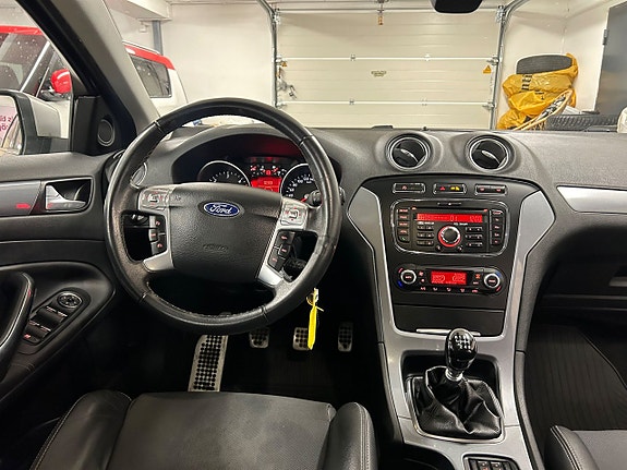 Ford Mondeo 10 of 28