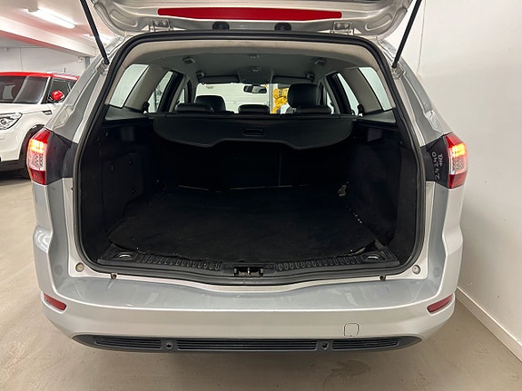 Ford Mondeo 14 of 28