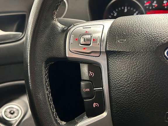Ford Mondeo 21 of 28