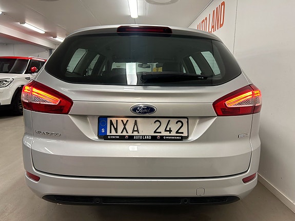 Ford Mondeo 13 of 28