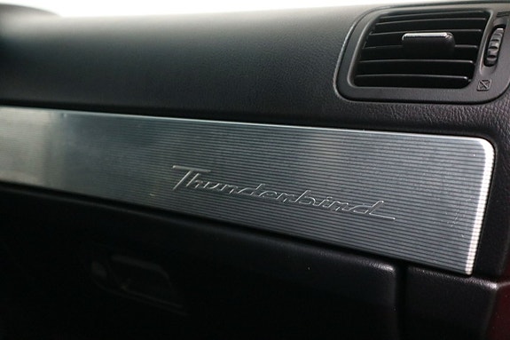 Ford Thunderbird 20 of 27