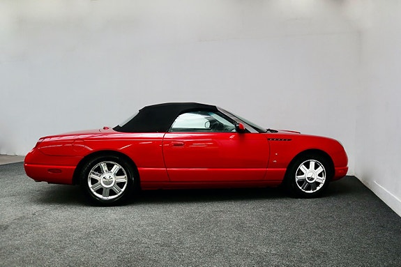 Ford Thunderbird 7 of 27