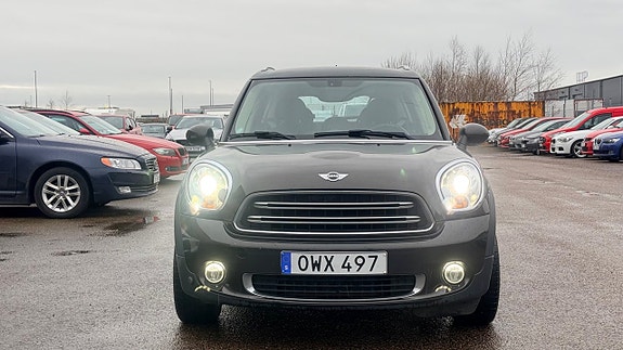 MINI Countryman Cooper 2 of 5