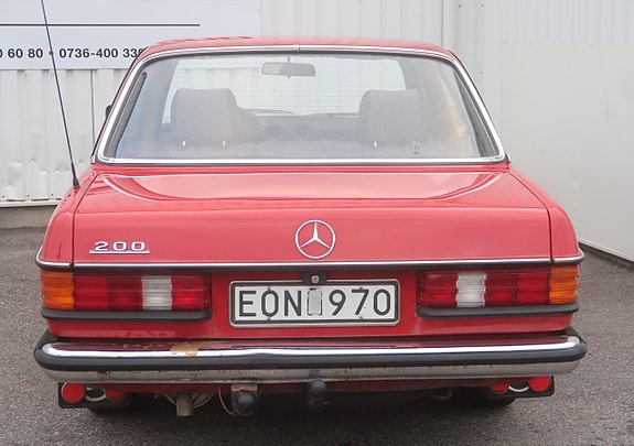 Mercedes-Benz 200 4 of 5
