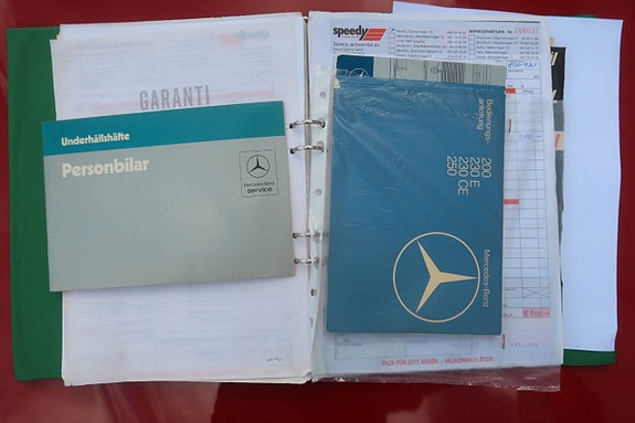 Mercedes-Benz 200 12 of 14