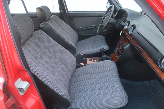 Mercedes-Benz 200 8 of 14