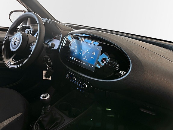 Toyota Aygo X 6 of 11