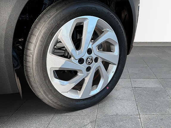 Toyota Aygo X 9 of 11