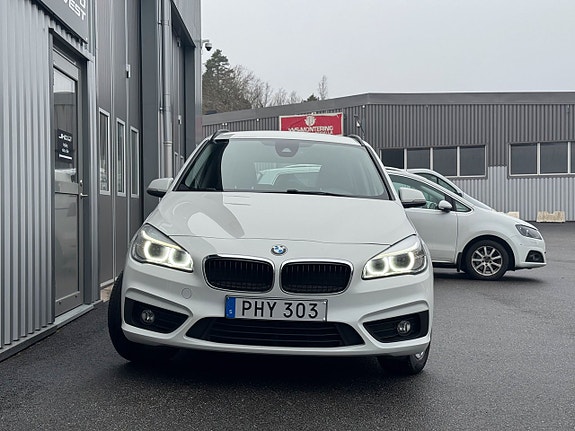 BMW 218 8 of 21