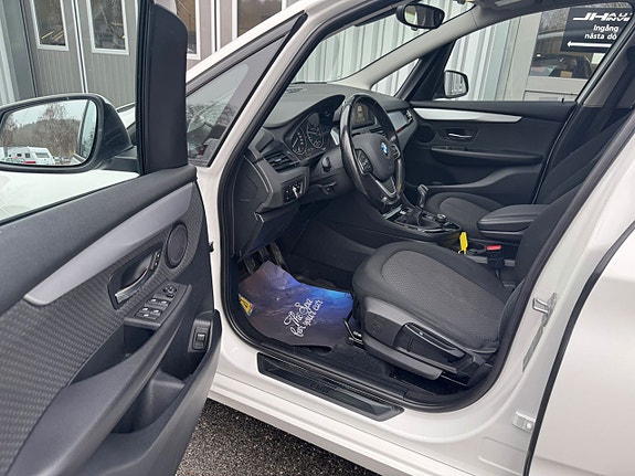 BMW 218 17 of 21