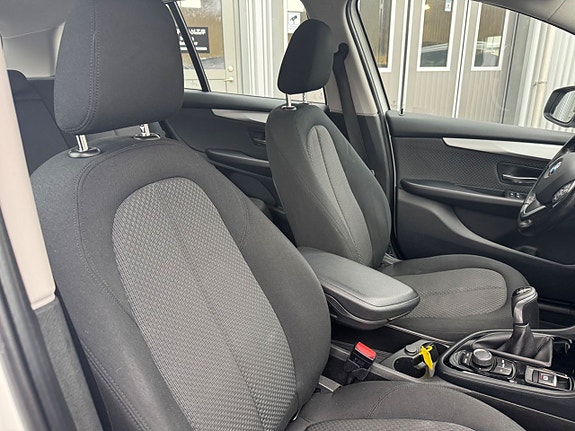 BMW 218 14 of 21