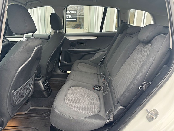 BMW 218 15 of 21
