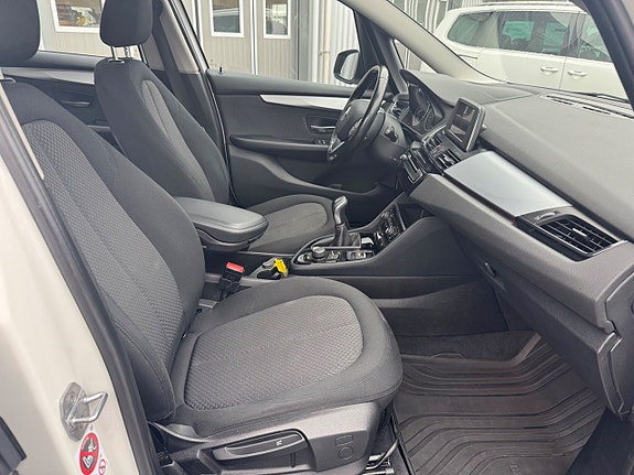 BMW 218 13 of 21