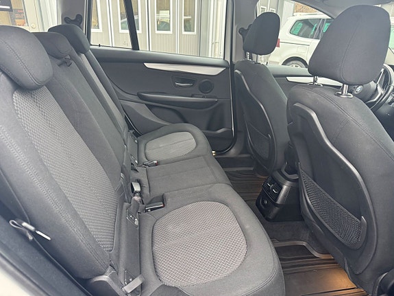 BMW 218 11 of 21