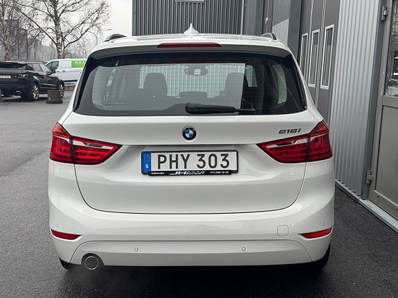 BMW 218 4 of 5
