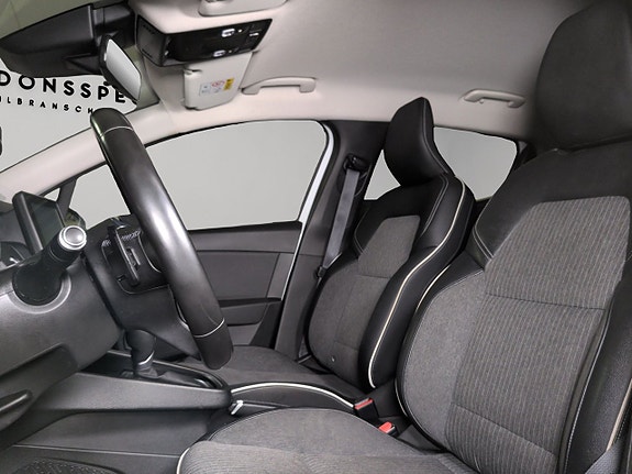 Renault Clio 17 of 27