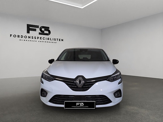Renault Clio 10 of 27