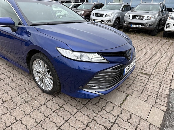 Toyota Camry 8 of 20