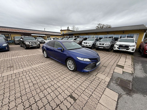 Toyota Camry 7 of 20