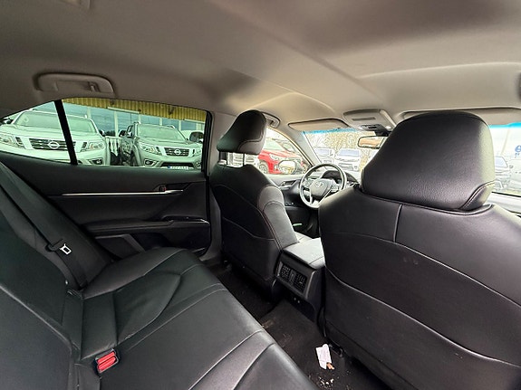 Toyota Camry 10 of 20