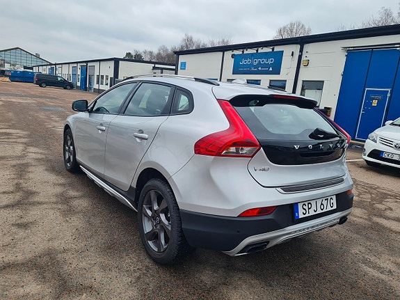 Volvo V40 Cross Country 5 of 12