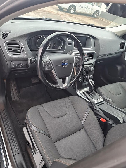 Volvo V40 Cross Country 9 of 12