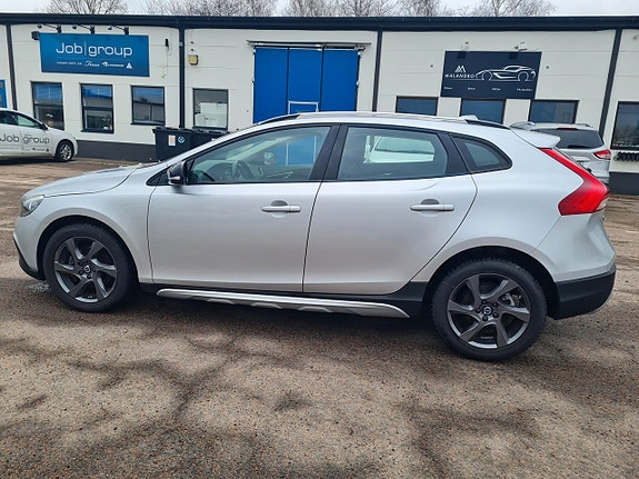 Volvo V40 Cross Country 12 of 12
