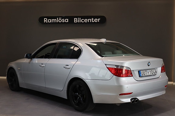 BMW 545i 12 of 23
