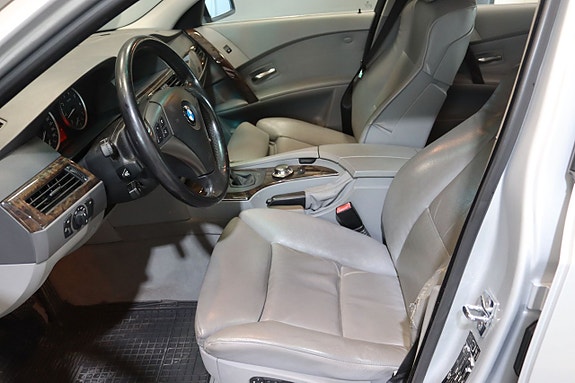 BMW 545i 17 of 23