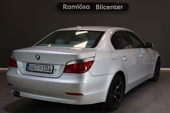 BMW 545i 9 of 23