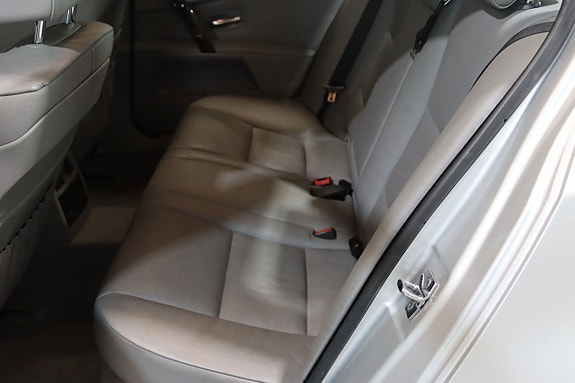BMW 545i 13 of 23