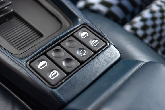 Porsche 928 18 of 24