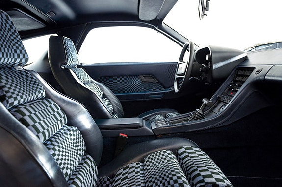 Porsche 928 20 of 24