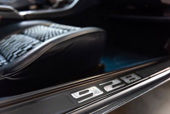 Porsche 928 22 of 24