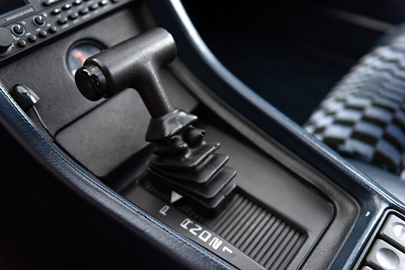 Porsche 928 13 of 24