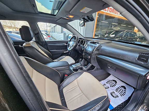 Kia Sorento 8 of 18