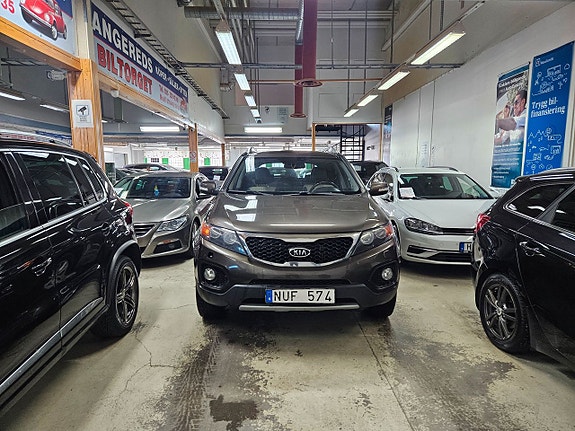 Kia Sorento 3 of 18
