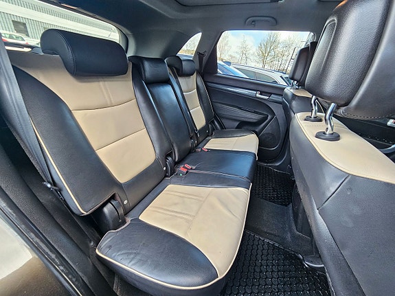 Kia Sorento 10 of 18
