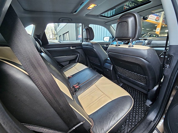 Kia Sorento 11 of 18