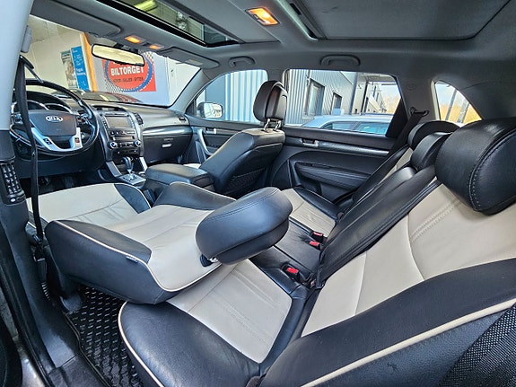 Kia Sorento 14 of 18