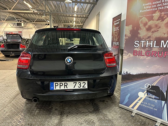 BMW 118d 4 of 5