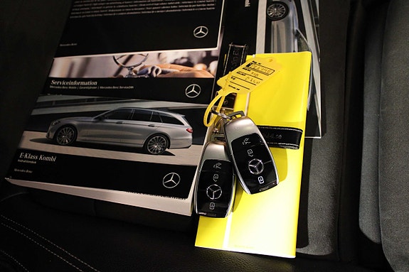 Mercedes-Benz E400 27 of 27