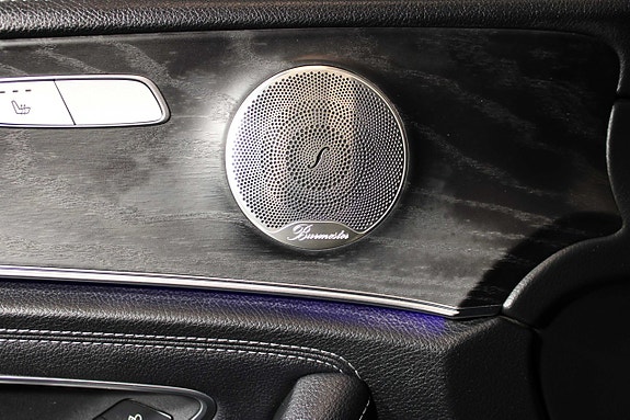 Mercedes-Benz E400 17 of 27