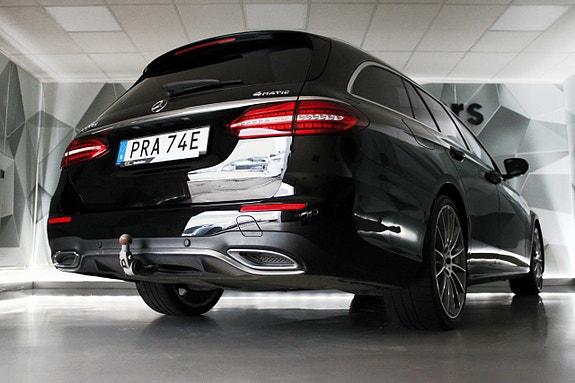 Mercedes-Benz E400 8 of 27