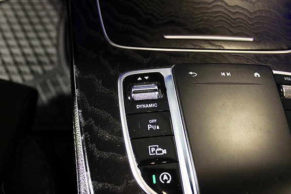 Mercedes-Benz E400 26 of 27